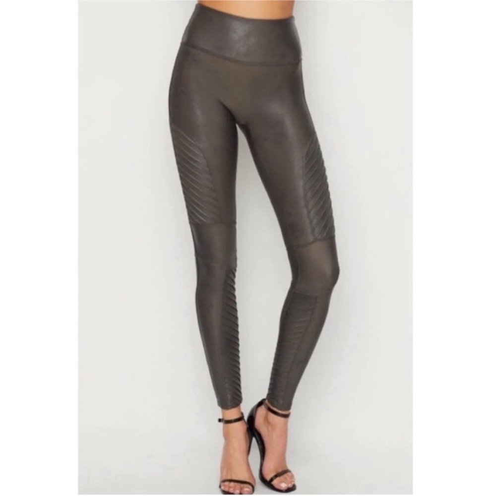 Spanx Moto faux leather legging. Size medium in great shape Gunmetal gray.